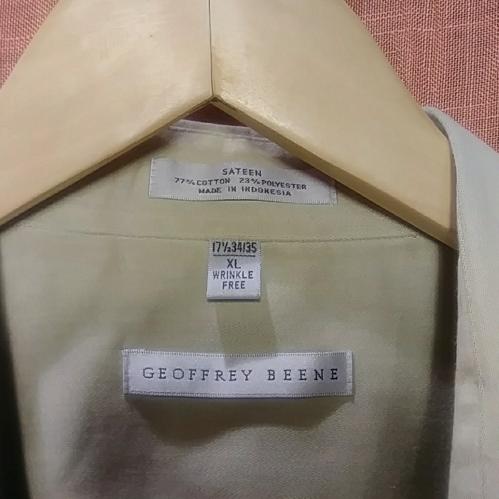 Mens XL button-up dress shirt